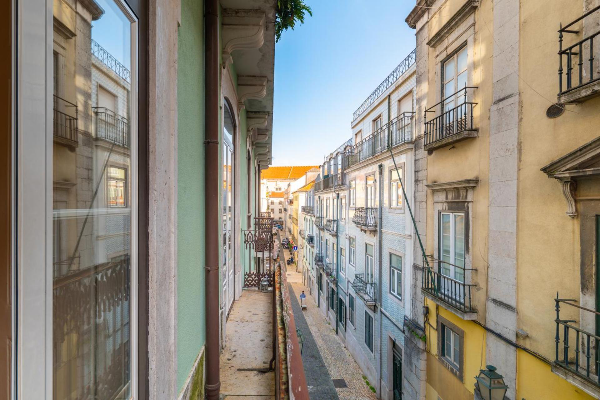 Beautiful Apartment In Bairro Alto - Quite Lisbon Bagian luar foto