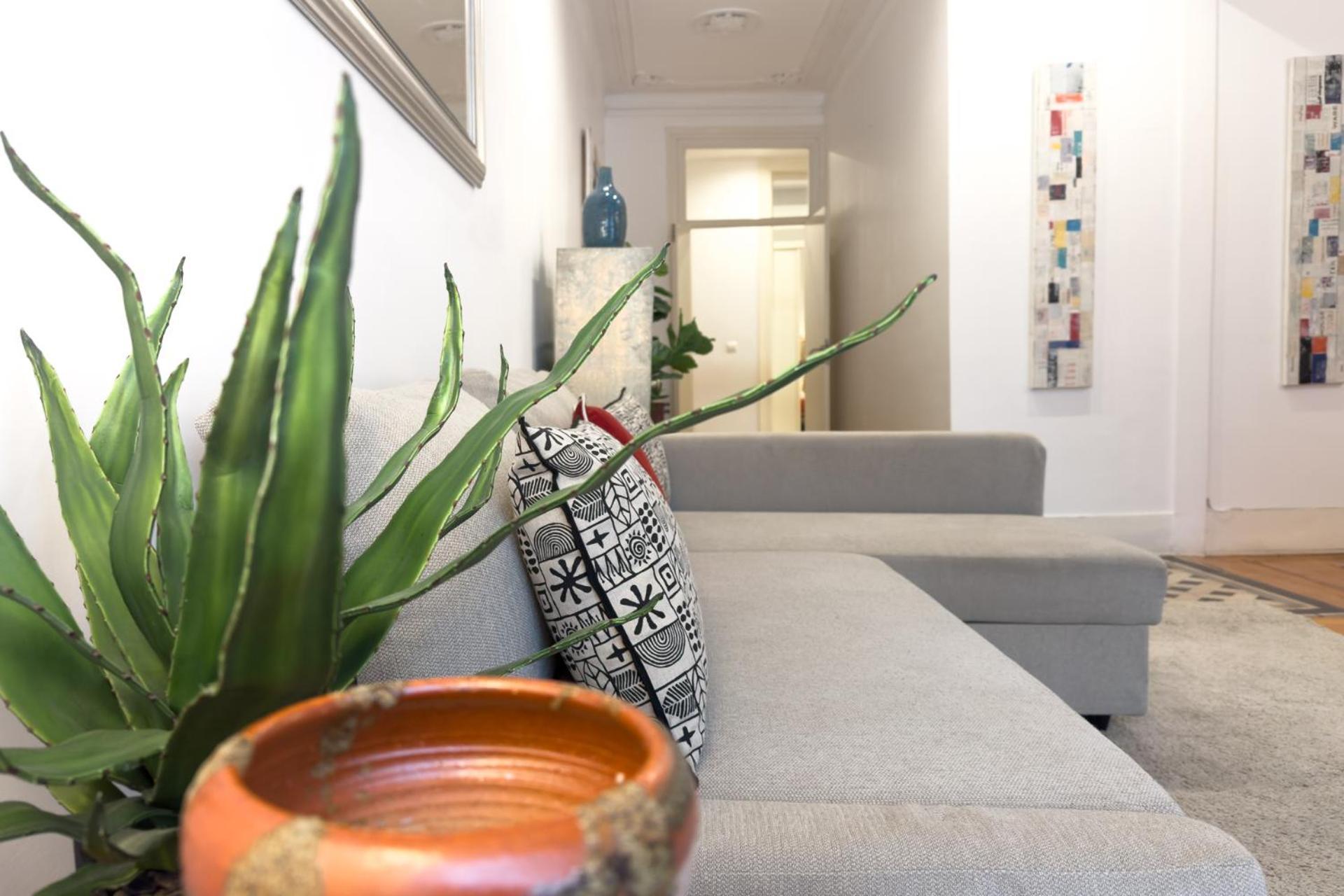 Beautiful Apartment In Bairro Alto - Quite Lisbon Bagian luar foto