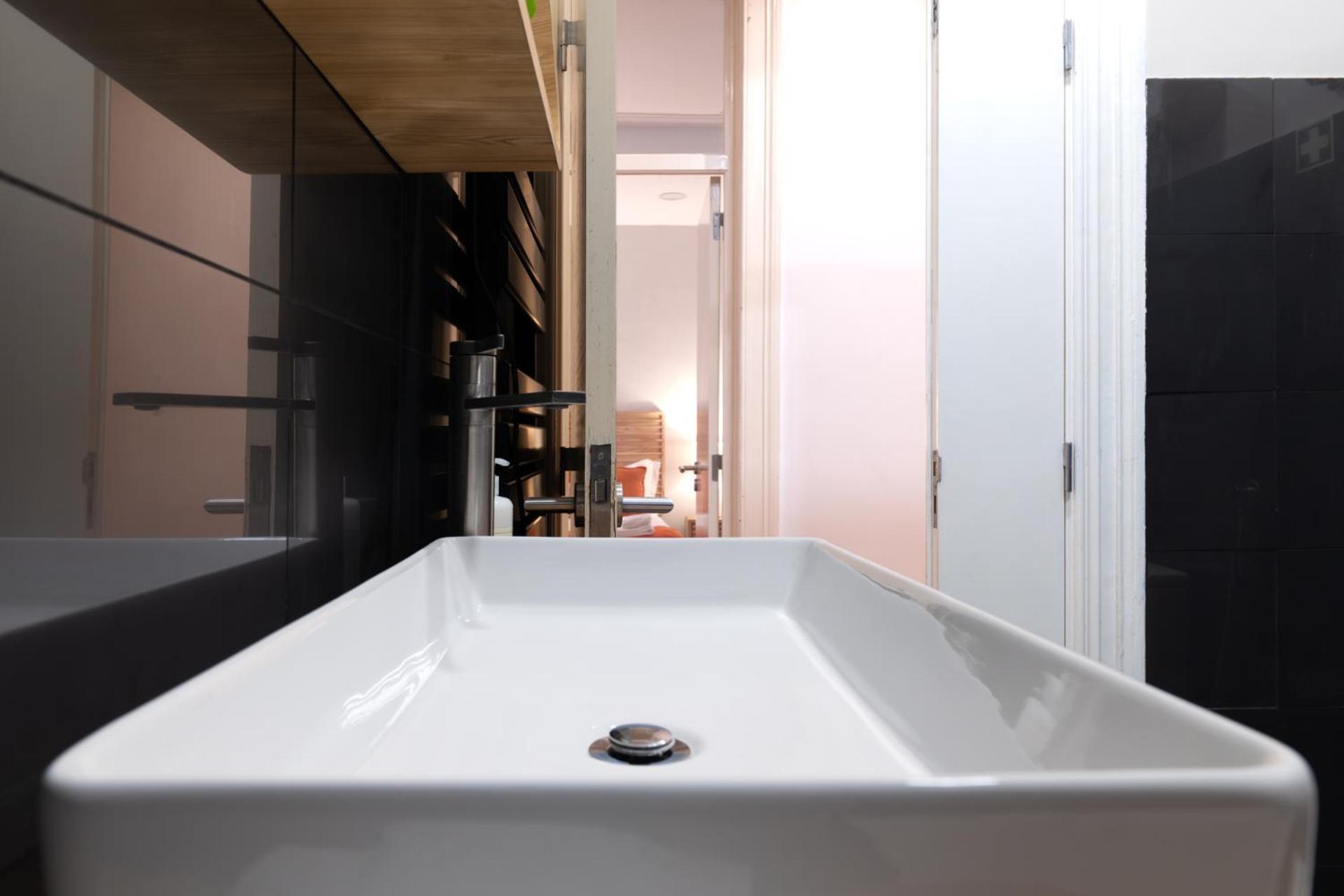 Beautiful Apartment In Bairro Alto - Quite Lisbon Bagian luar foto